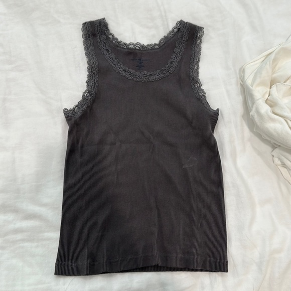 Brandy Melville Tops - Brandy Melville lace tank one size